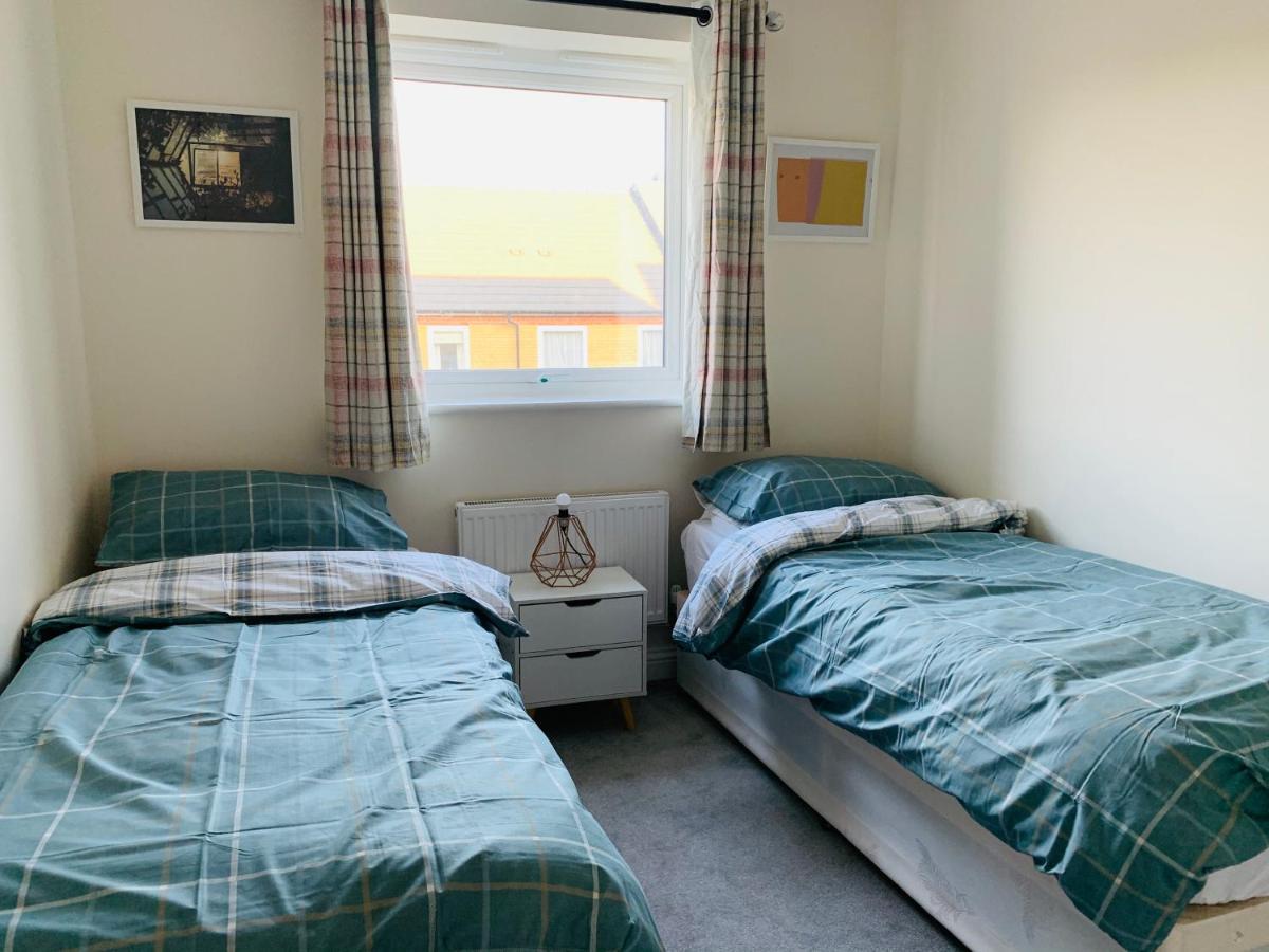 Alpha, Private Double Room, City Centre, Free Parking, Sittingbourne, Kent ภายนอก รูปภาพ
