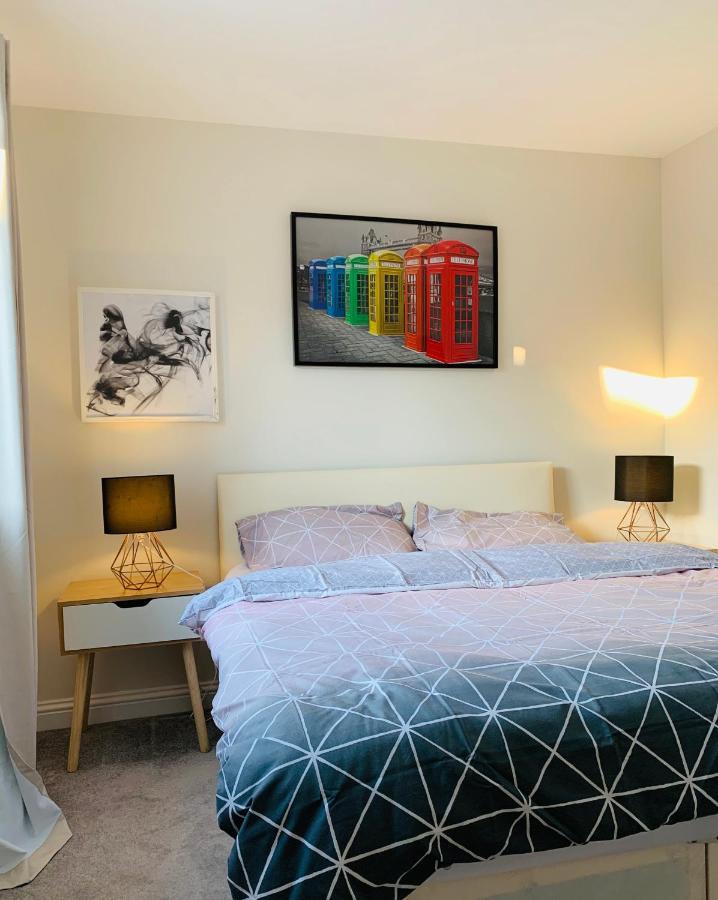 Alpha, Private Double Room, City Centre, Free Parking, Sittingbourne, Kent ภายนอก รูปภาพ